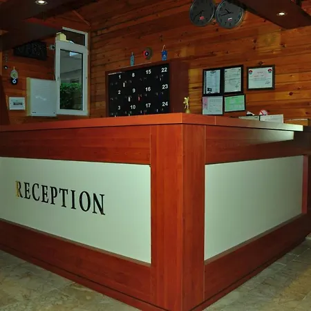 Aysu Tunc מלון בלדיבי